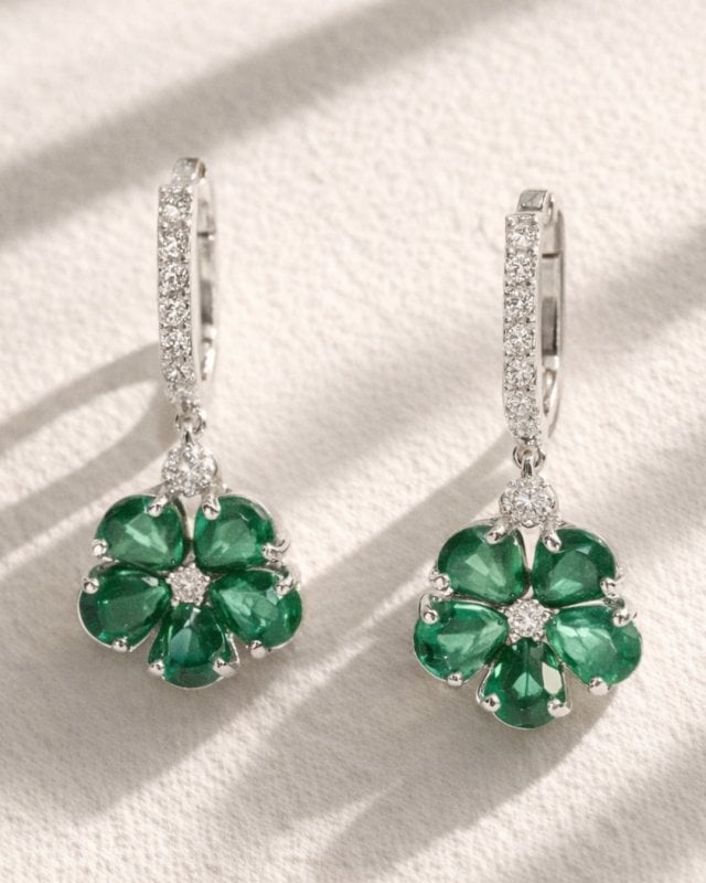 Where winter’s elegance meets summer’s bloom — the Fleur d’Hiver rings from the ISTANA Private Collection captivate with bold, radiant gemstones.

#istana #diamond #jewellery 

(jewellery, diamond, diamond earrings, istana, istanajewellers)