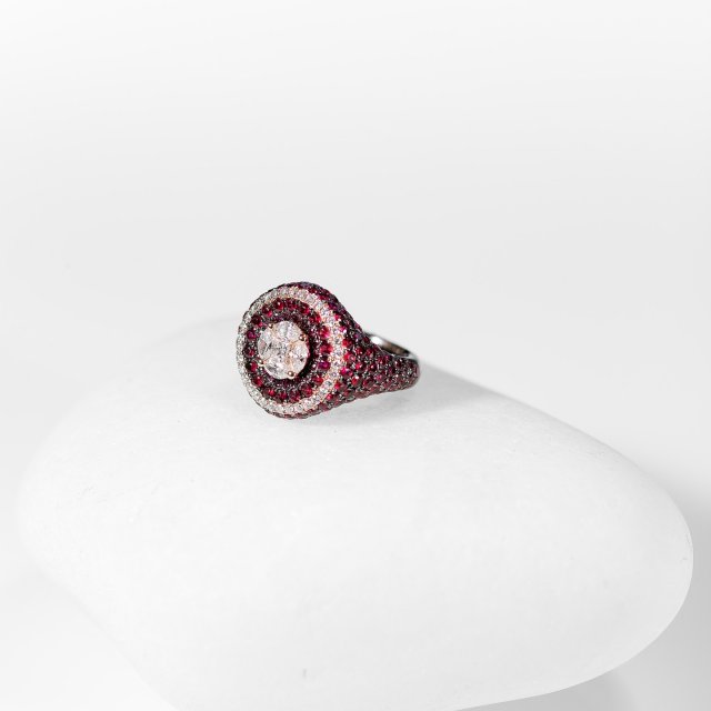 “A vow in black and fire. 🌹✨
18K Black Gold Pinky Promise Ring, crowned with Diamonds and a Ruby — a timeless bond forged in brilliance.”

#istanajewelers #pinkypromise #realdiamonds #minneddiamonds #Jewellery #Ruby