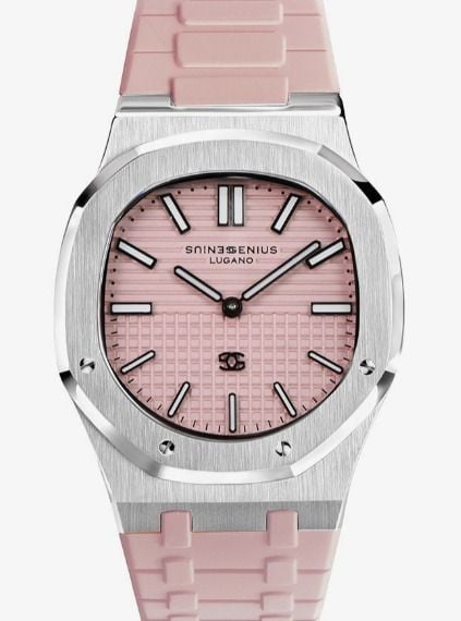 @geniuswatches_officiel 
A soft powder pink with a modern edge. Delicate, luminous, and effortlessly stylish for everyday wear.