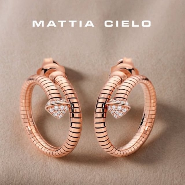 Designed with elegance, this @mattia_cielo piece redefines fluidity and form. Jewelry that adapts to your every gesture. (Mattia Cielo, Istana, Bold Style, Glamorous Details, Jewelry Lover, Empowered Elegance, Luxury Lifestyle)